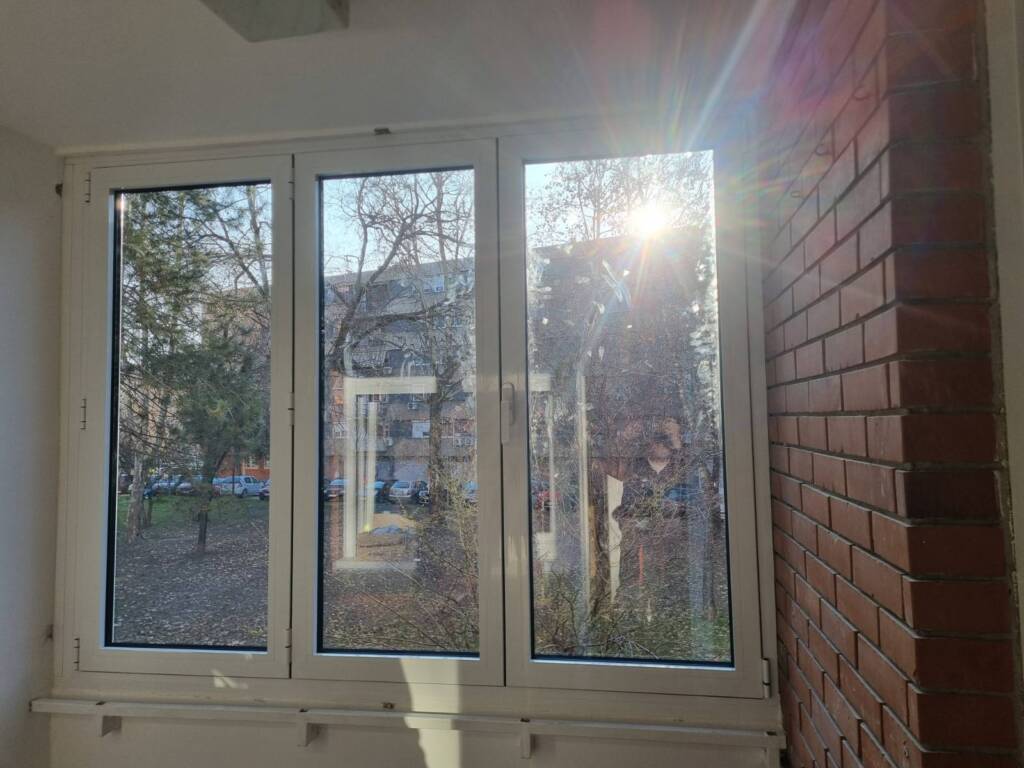 Zatvaranje terase alu profilima krilo na krilo.