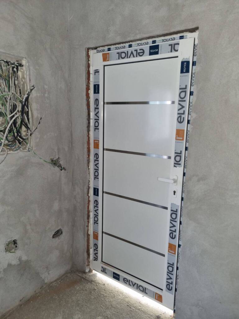 5 ključnih saveta pri kupovini ulaznih vrata: PVC vs. ALU