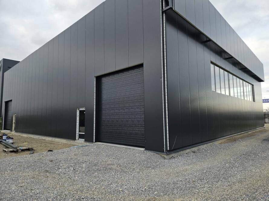 ALU Vrata i Prozori za Modernu Industrijsku Halu